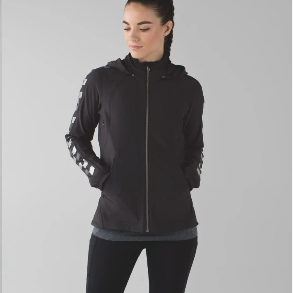 Lululemon Feelin' Frosty Softshell *Insulated Black Size 4 - Picture 1 of 13